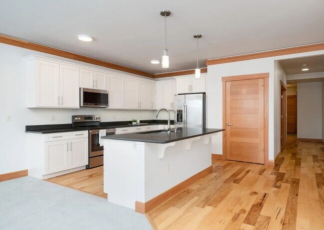 Photo - $2,295 / 2BD Luxury Condo