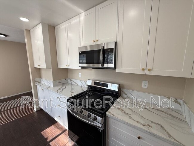 Building Photo - 256 Euclid Pl Unit B Rental