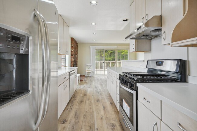 Photo - 150 Merced Dr