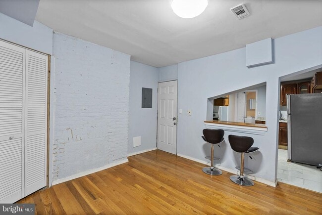 Building Photo - 1818 E Pratt St Rental