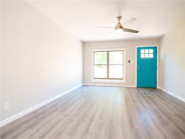 Photo - 2524 Glen Springs Way Unidad - B