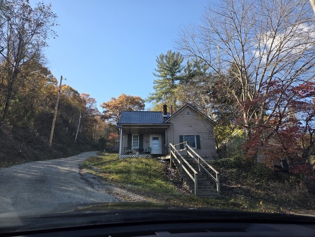 Building Photo - 750 S 9th St