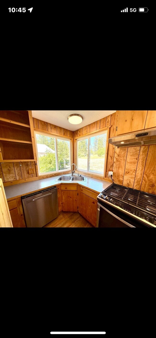 Photo - 3305 Bradeen Rd
