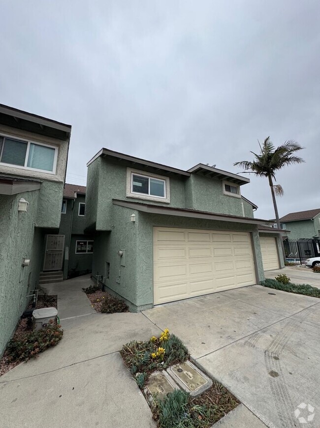 Building Photo - 2 Bedroom 2.5 Bathroom Condo for Rent Sout...