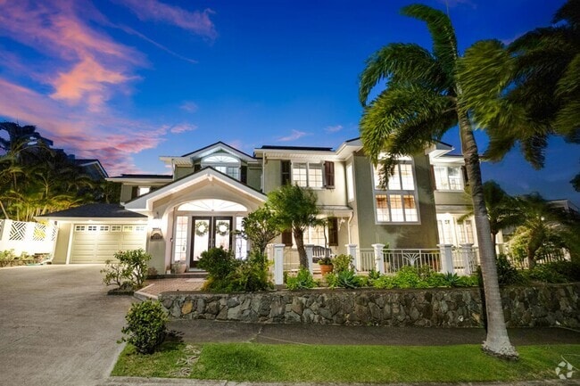 Building Photo - Luxury 4 Bed/4Bath Kailua Rental