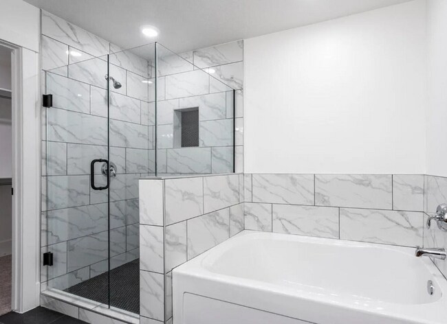 Photo - Stunning 3 Bedroom, 2.5 Bathroom in Beautiful Desert Color Community