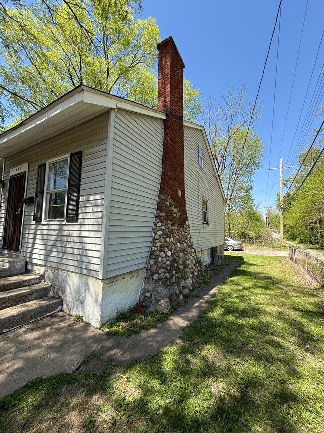 Photo - 462 W Leafland Ave