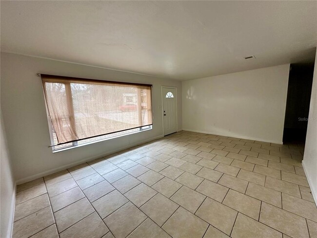 Photo - 1317 Cambridge Dr