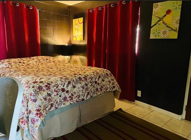 Photo - 2012 St Louis Dr Unit 2