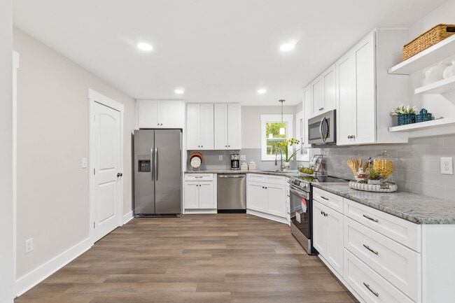 Building Photo - 716 Latimer Dr Unit 716 Latimer Drive Rental