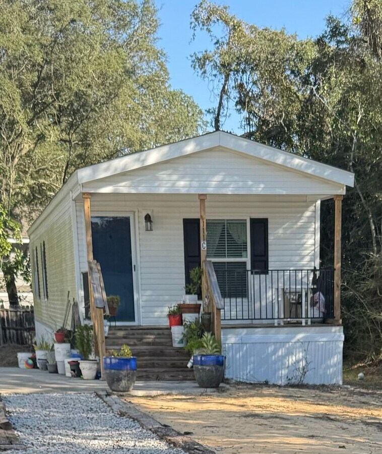 Cute! - 2-Bedroom/ 1-Bath- Mobile Home - Cute! - 2-Bedroom/ 1-Bath- Mobile Home Unit C