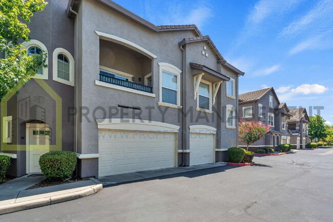 Photo - Spacious 2 (or 3!) Bed Condo in Gated Community