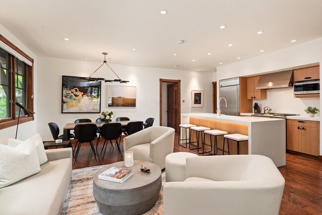 Building Photo - 503 W Main St Unit B102