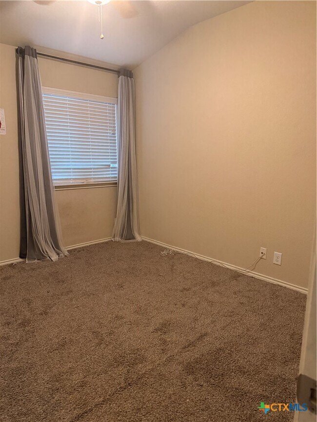 Photo - 647 Tom Kemp Dr