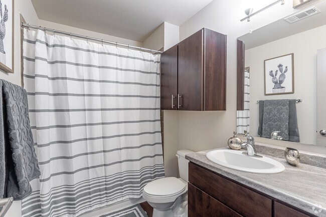4BR, 4BA - 1696 SF