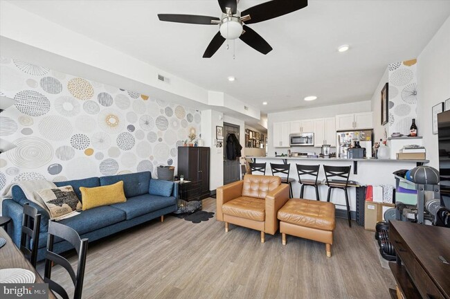 Photo - 124 Levering St Unit 2B