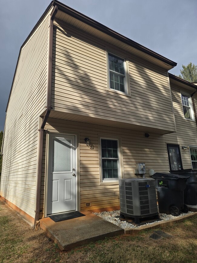 Photo - 8108 Timberlake Rd