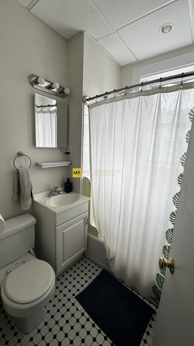 Photo - 78 Summer St Unidad 2L