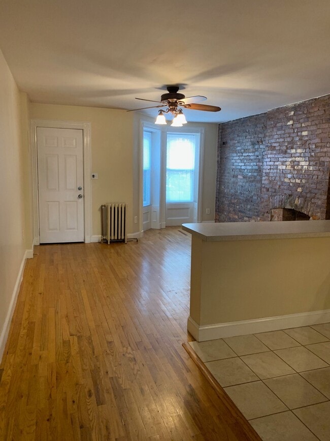 Photo - 288 Monmouth St