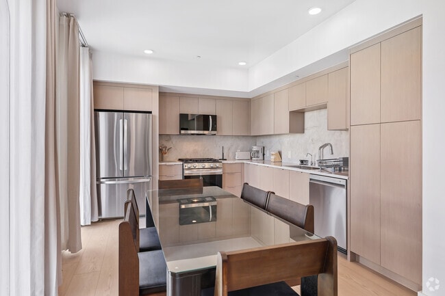6BR, 5BA w/ Co-Living - 1,648SF - Kitchen/Dining Room