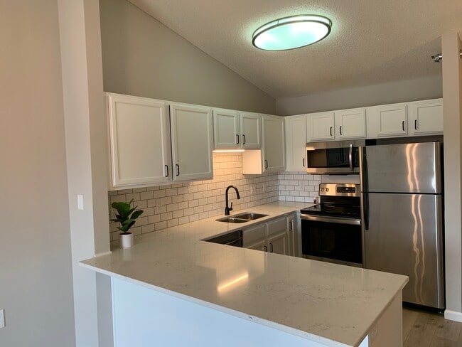 Photo - 1321 Lake Dr W Unit 313