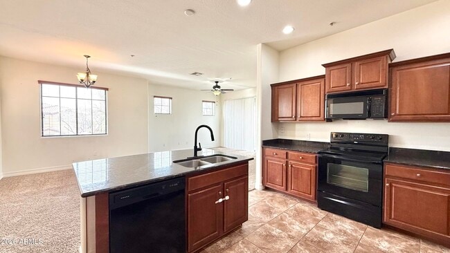 Photo - 1456 E 9th St