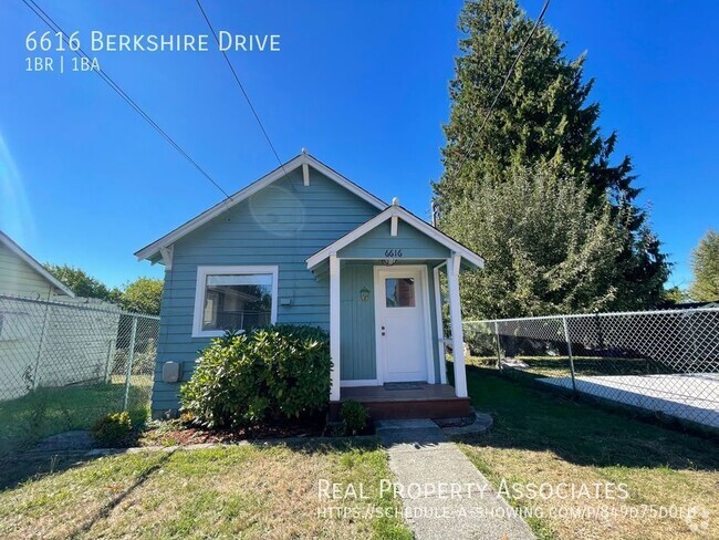 Building Photo - 6616 Berkshire Dr Rental
