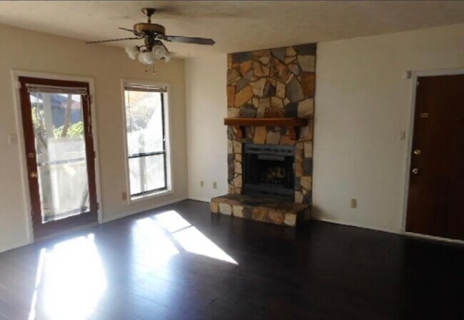 1862 Tryon Dr