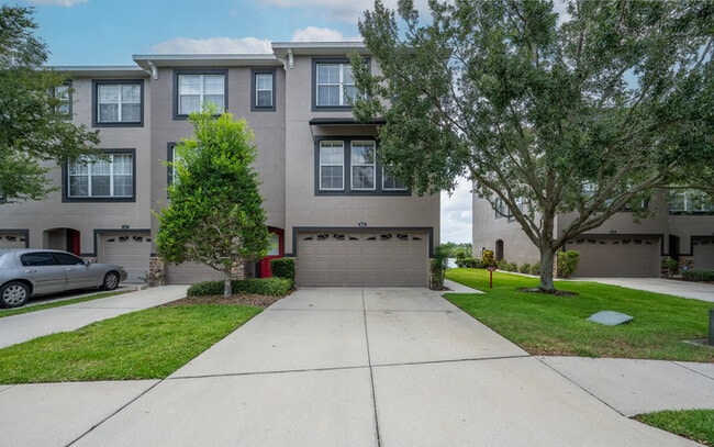 Building Photo - Townhome For Rent in Lake Brandon!