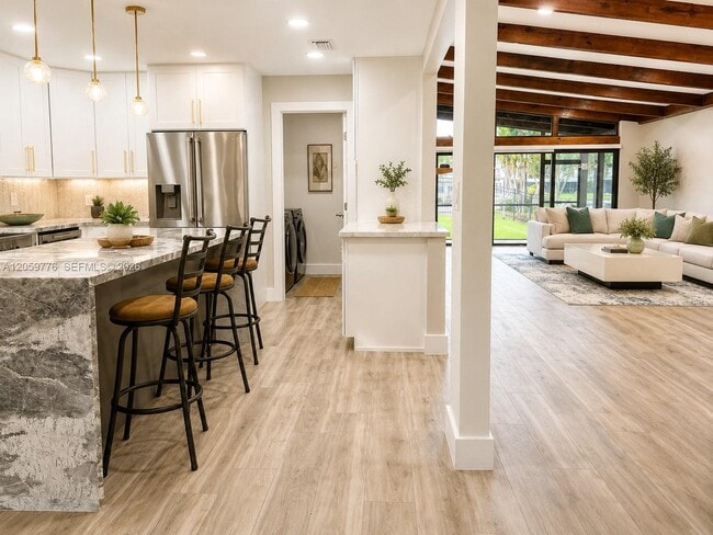 Photo - 958 Mockingbird Ln
