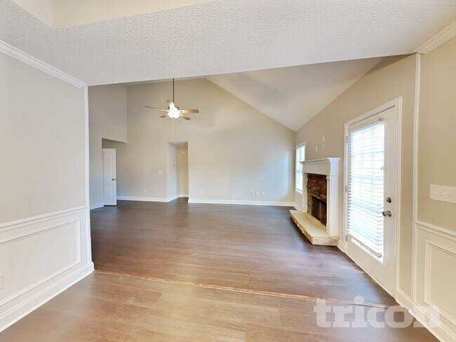 Photo - 621 Savannah Dr