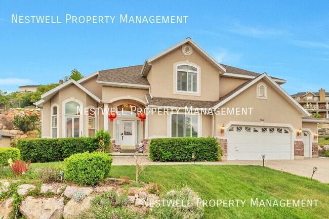 Building Photo - 204 N Fairway Dr
