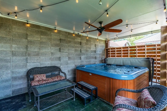 Photo - 444 N Oakley St