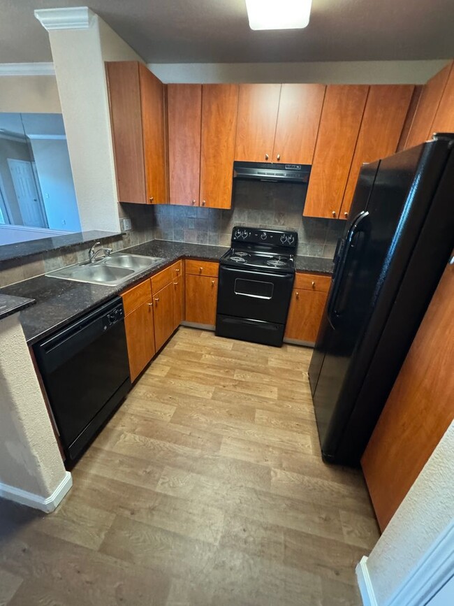 Photo - ***Gated community*** Spacious 2-bedroom, 2-bathroom condo in Antelope Unidad 332