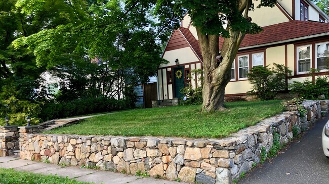 Wonderful home on a fantastic street - 305 Hubbard Ave House