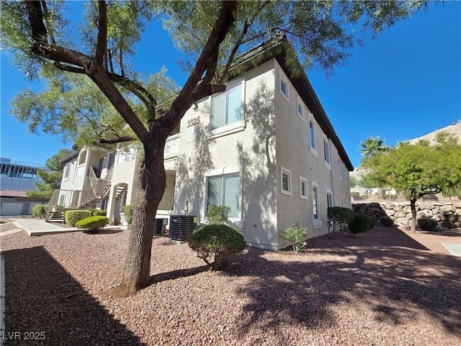 Building Photo - 3325 Cactus Shadow St Unit 101 Rental