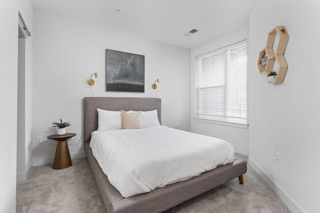 Photo - 520 E Washington St Unit ID1014488P