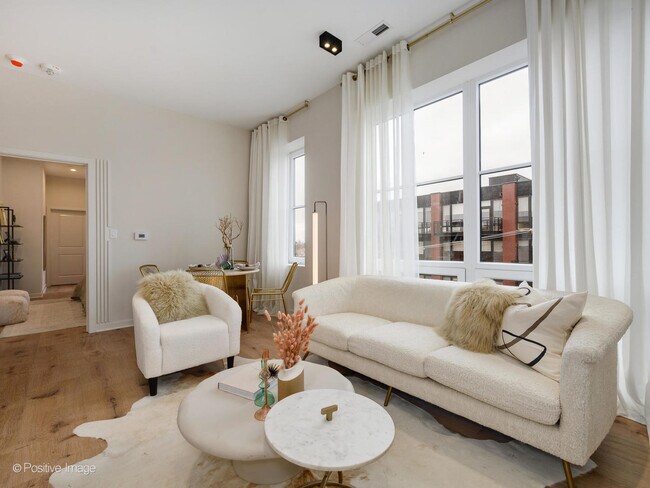 Photo - 2801 N Thatcher Ave Unit 303