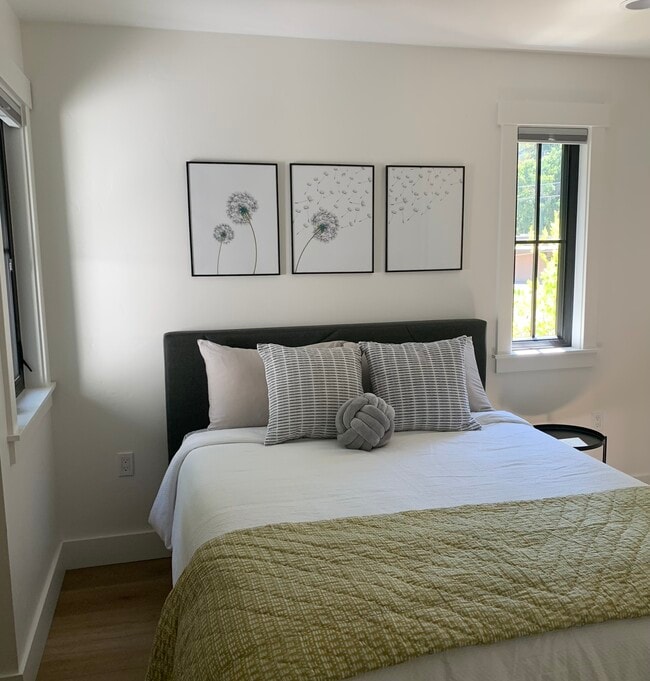 Cama tamaño queen - 1110 Glen Rd