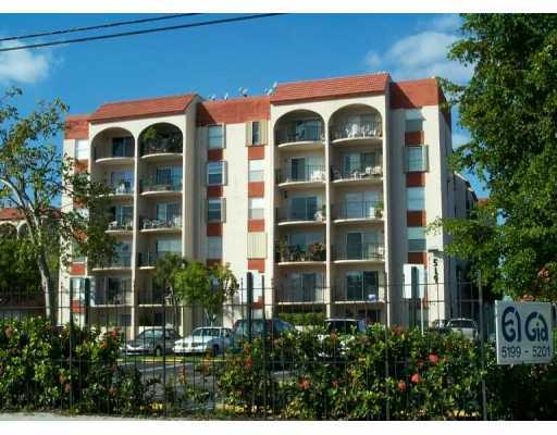 Building Photo - 5199 NW 7th St Unit El Cid Condominium