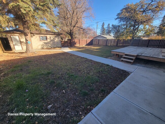 Photo - 9623-9652 52 St NW