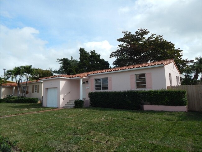 Building Photo - 1841 SW 37th Ave