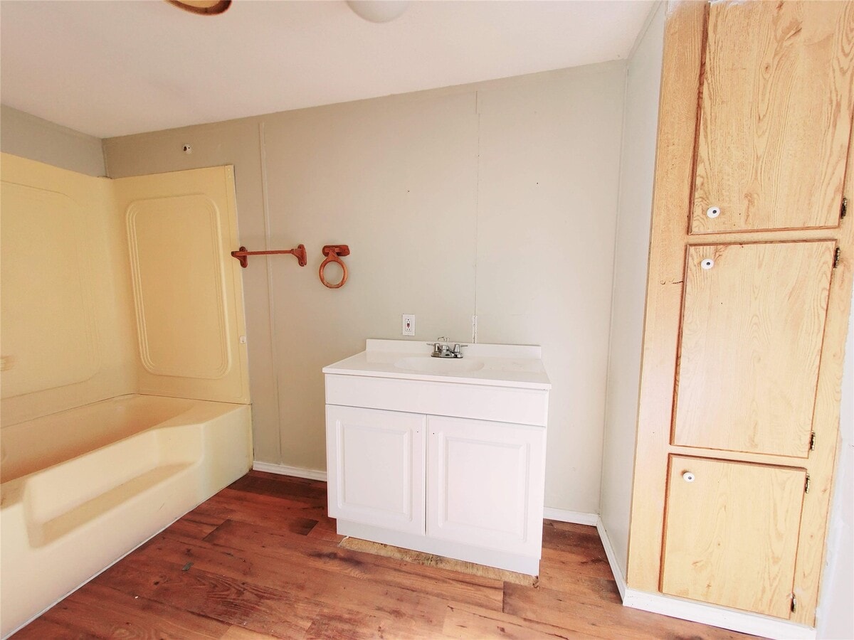 Photo - 401 S Woodson St