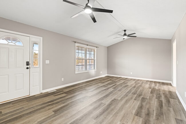 Photo - 230 Clover Cir