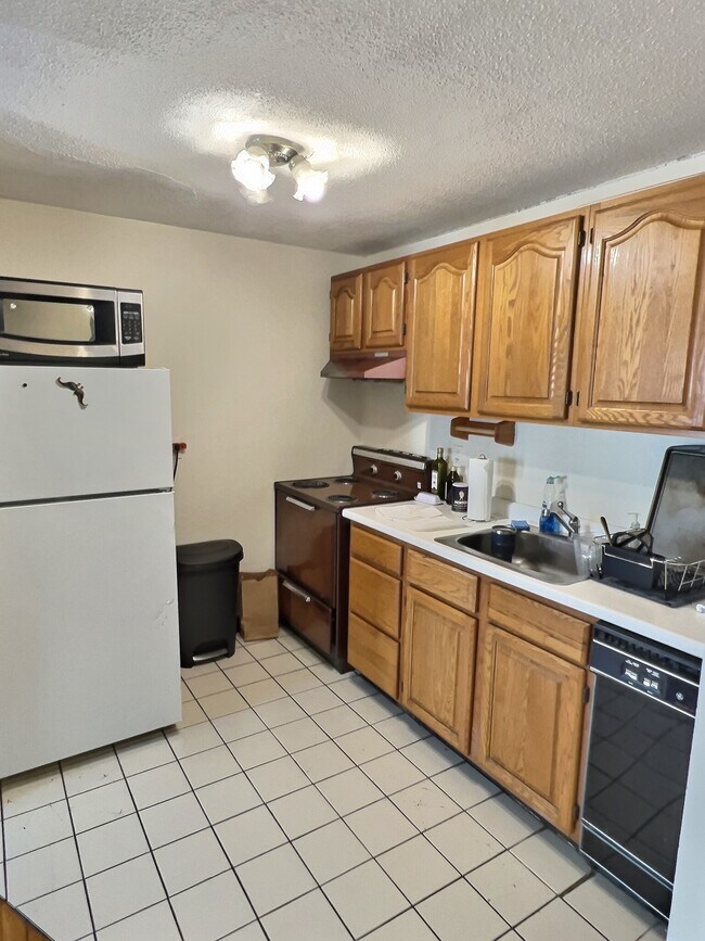 Photo - 1039 Commonwealth Avenue