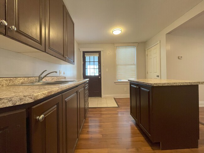 Photo - 112 Orange St Unit B