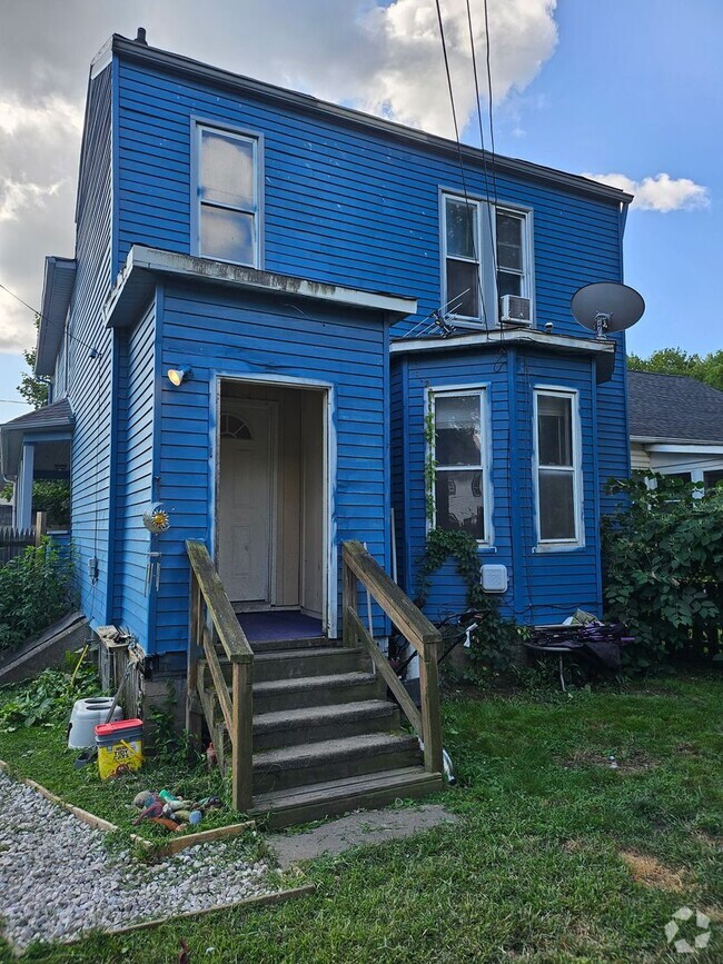 Building Photo - 914 School St Unit #2 Rental