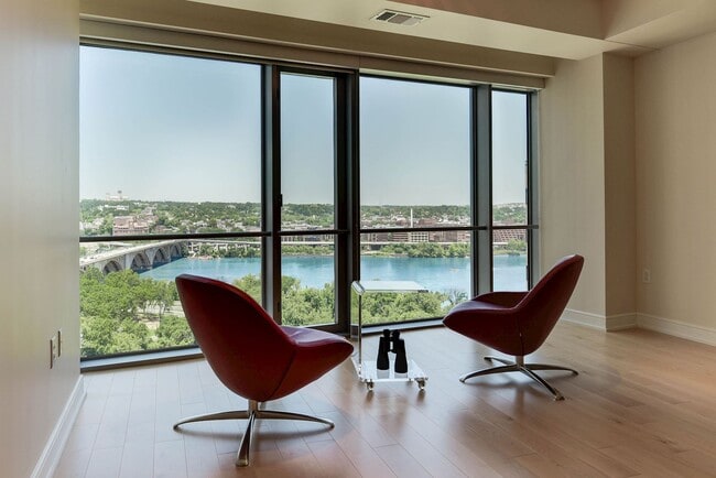 Photo - 1111 19th St N Unidad #1810