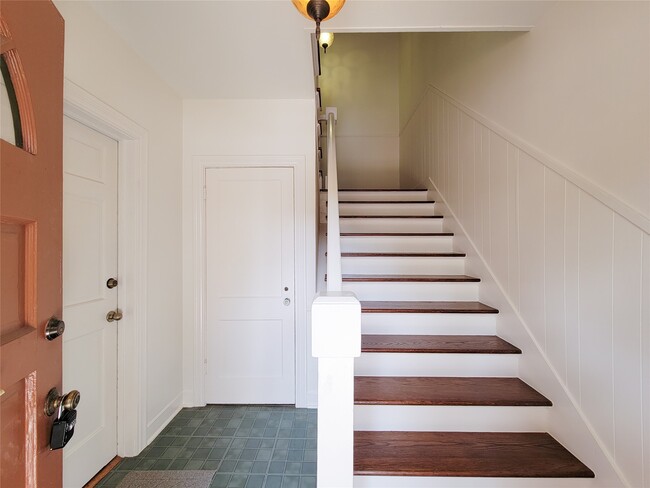 Photo - 1728 Hawthorne St Unit 2