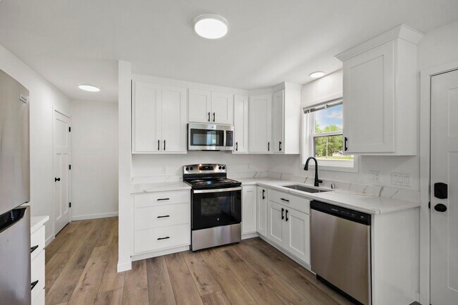 424 E Union St, Lone Rock, WI 53556
